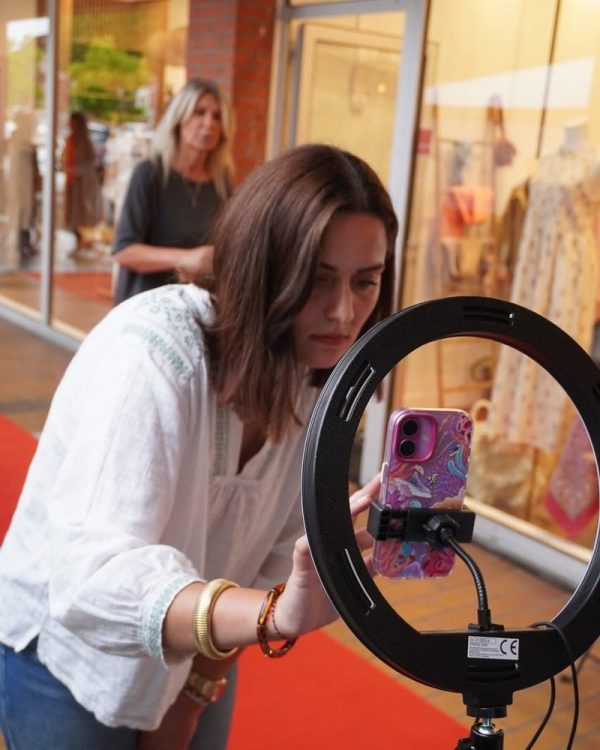Tournage vidéo avec ring light pour l’anniversaire de la boutique Joy & Léa à Douai
